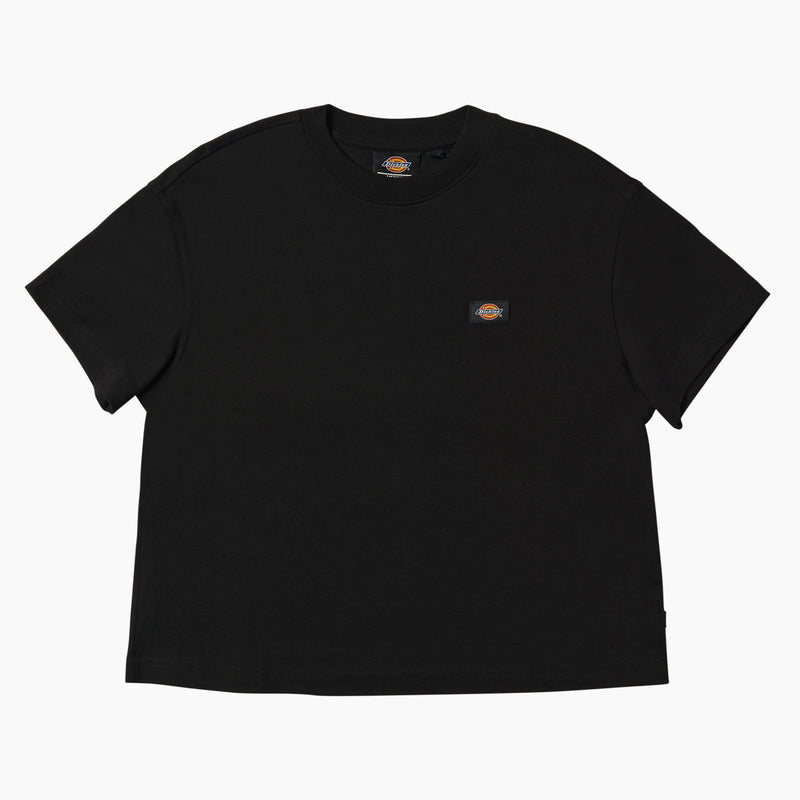 Load image into Gallery viewer, A black Women's Oakport Short Sleeve T-Shirt features a boxy, cropped fit that pairs perfectly with high-rise shorts or jeans.
