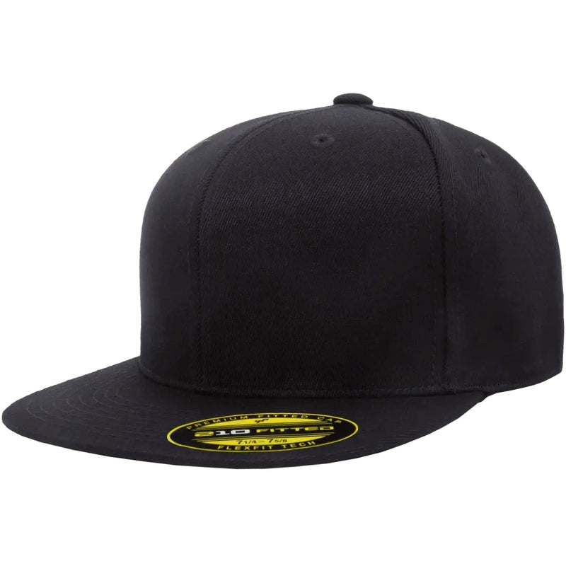 Load image into Gallery viewer, Inspired by premium on-field baseball gear, the black FLEXFIT 210 cap combines advanced Flexfit Technology with high-quality fabrics for unmatched comfort, durability, and a secure fitted look. 
