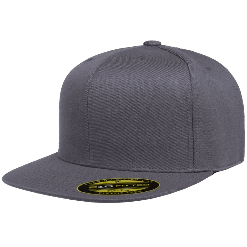 Load image into Gallery viewer, Inspired by premium on-field baseball gear, the charcoal gray FLEXFIT 210 cap combines advanced Flexfit Technology with high-quality fabrics for unmatched comfort, durability, and a secure fitted look. 
