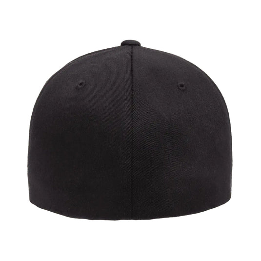 Original Flexfit baseball cap with 6 panels and closed back with stretch fit in black.  