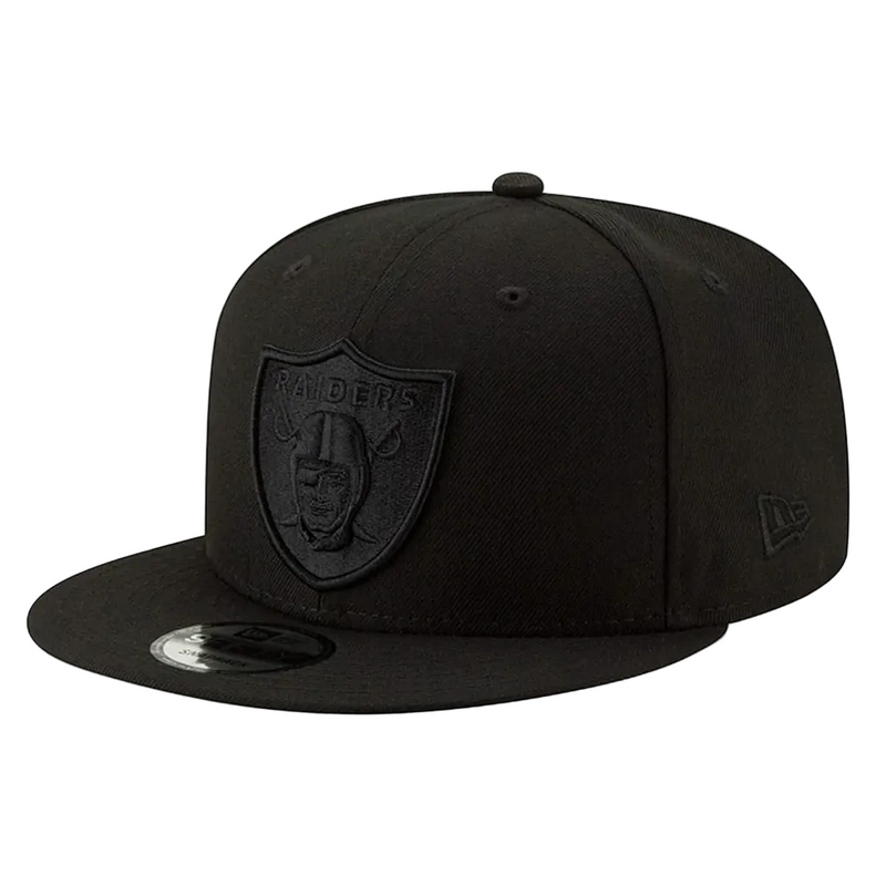 Load image into Gallery viewer, New Era Basic 9Fifty snapback cap with NFL team Las Vegas Raiders logo in black raised embroidery on a black crown.
