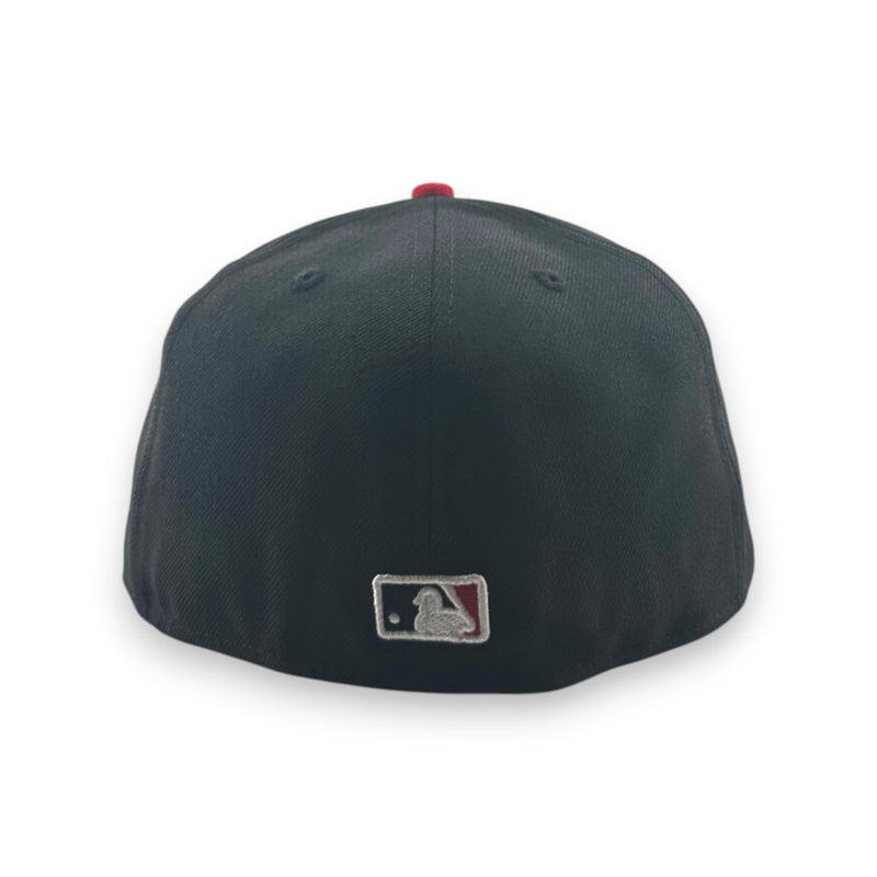 Load image into Gallery viewer, Black baseball cap with MLB logo on a white background
