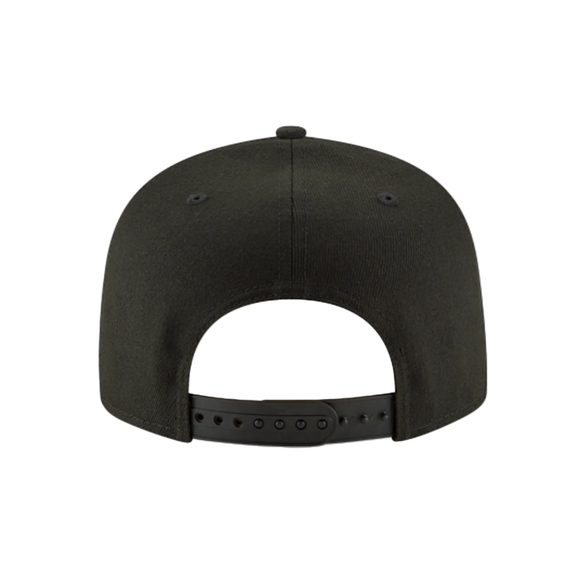 Load image into Gallery viewer, The back of a New Era Basic black snapback cap.
