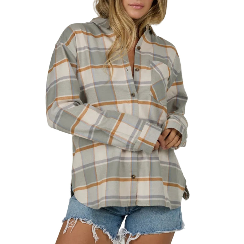 Load image into Gallery viewer, Woman wearing a gray plaid shirt and denim shorts on a plain background
