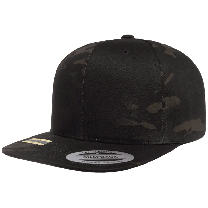 Load image into Gallery viewer, Black camouflage snapback cap 
